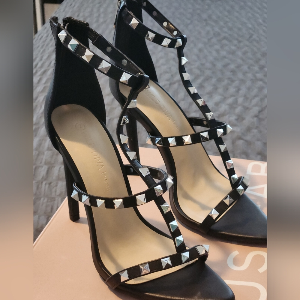 Pump sandals